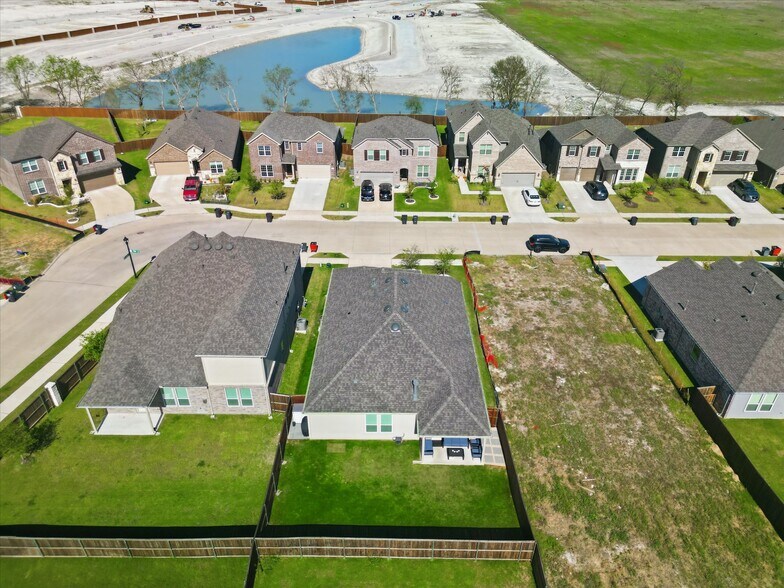 Building Photo - 1008 Elijah Dr