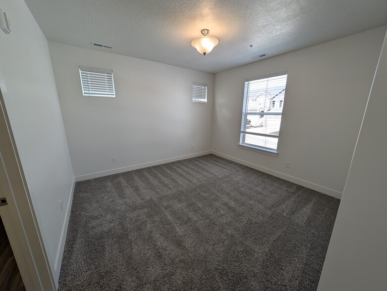 Building Photo - 3993 W Big Horn Dr