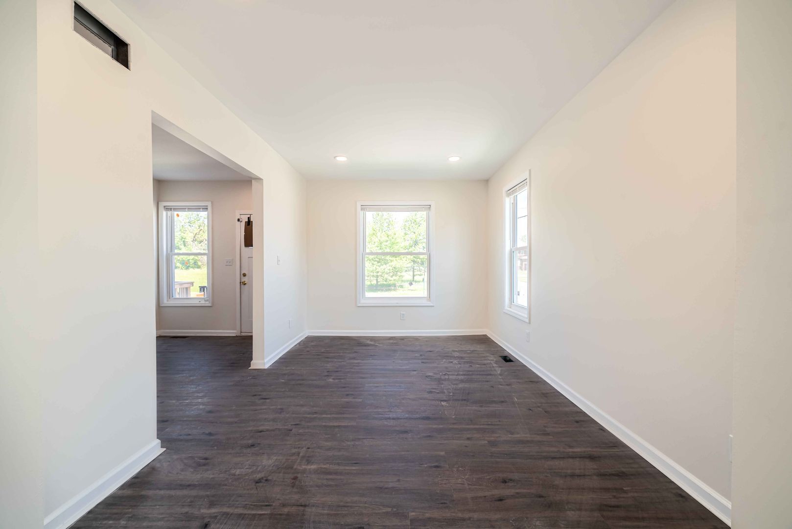 Building Photo - 156 Leicester Ct