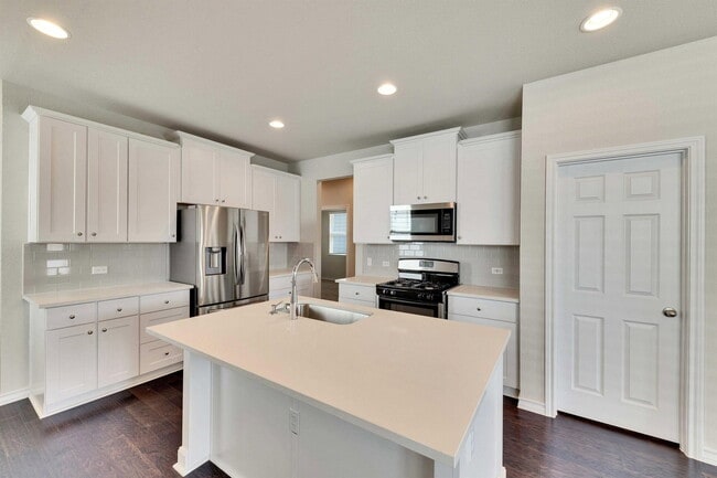 Building Photo - 12121 Cimaizon Dr