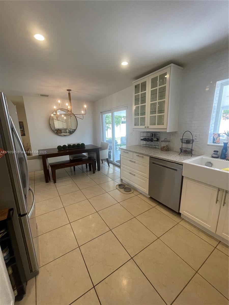 Building Photo - 9770 SW 85th Ter