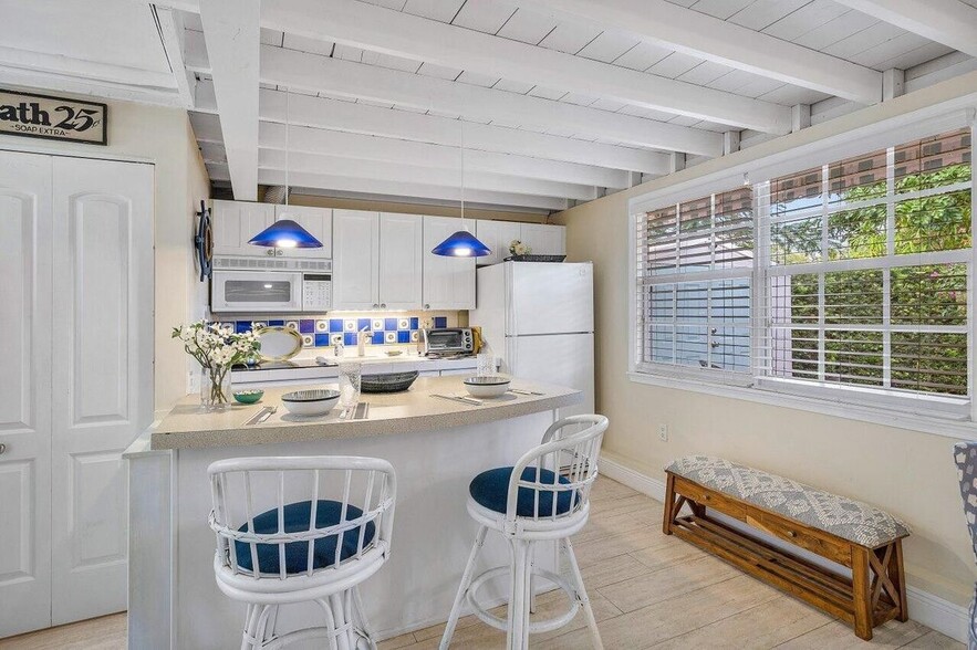 Building Photo - 521 N Swinton Ave