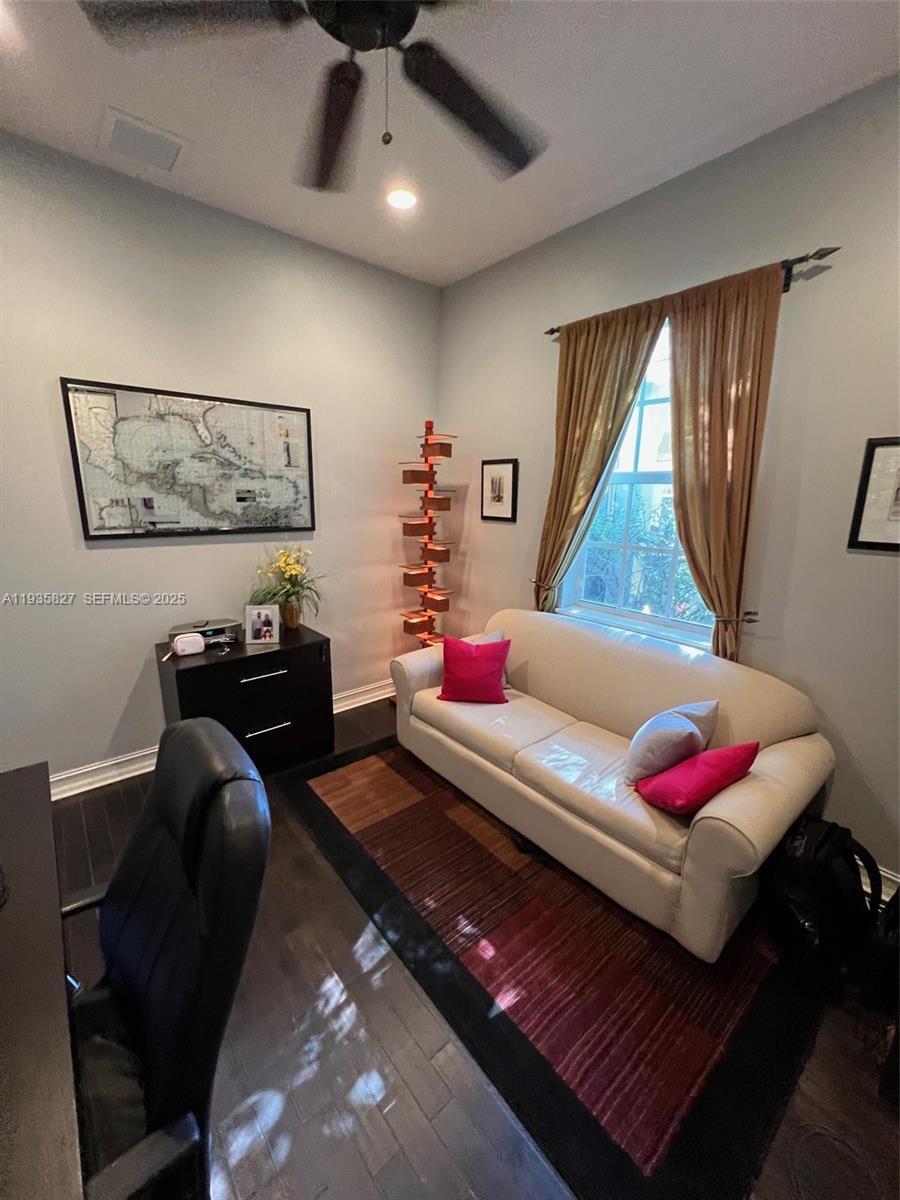 Building Photo - 184 W Bay Cedar Cir