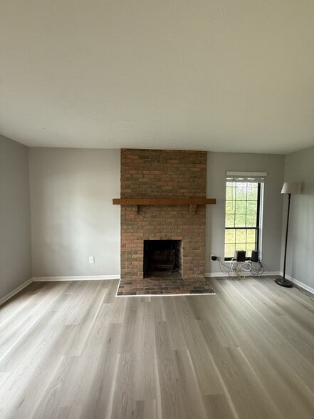 Building Photo - 146 Blakeford Dr
