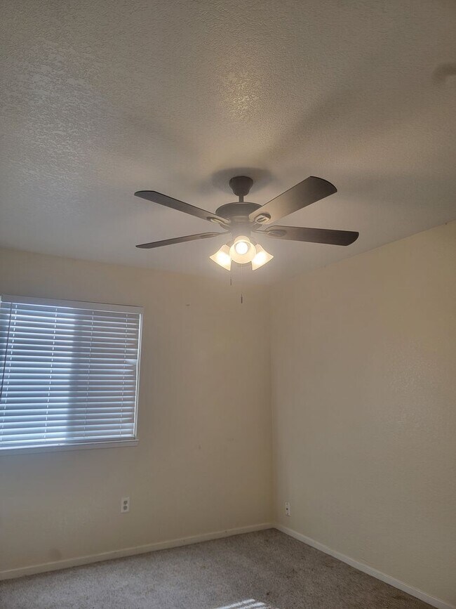 Building Photo - 3 Bed / 2 Bath Home with Pool, RV Parking & Private Balcony