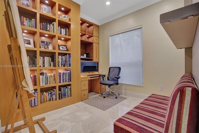 Building Photo - 1529 Shoreline Way