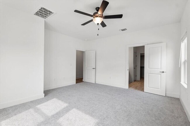 Building Photo - 7912 Ella Lee Ln