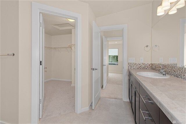 Building Photo - Gorgeous Executive Home, Available Now