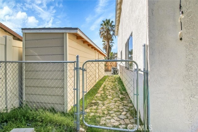 Building Photo - 1318 Stillman Ave