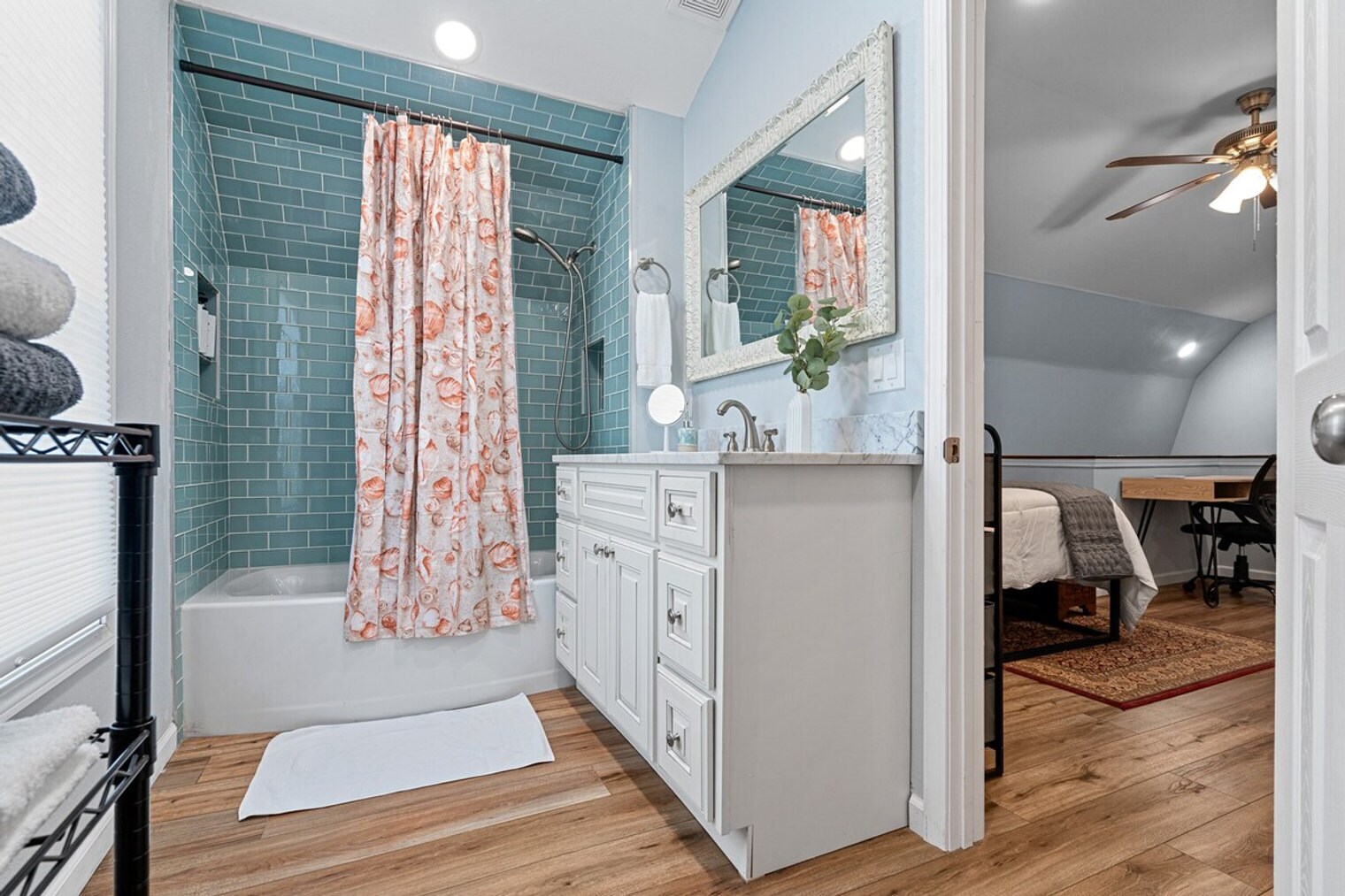 Building Photo - 2 Mead Dr