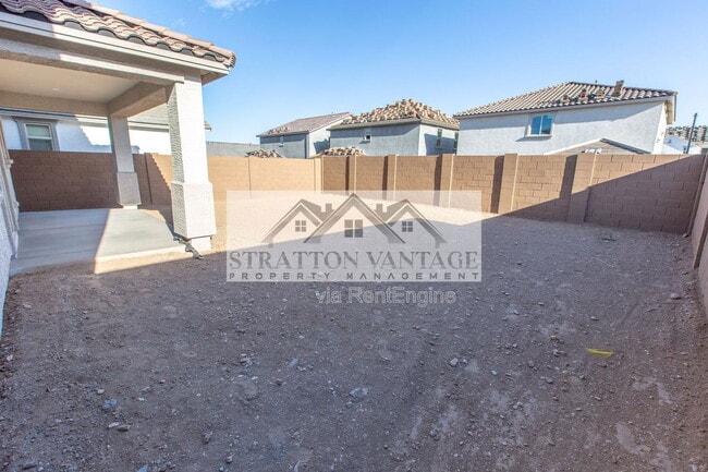 Building Photo - 14231 W El Cortez Pl