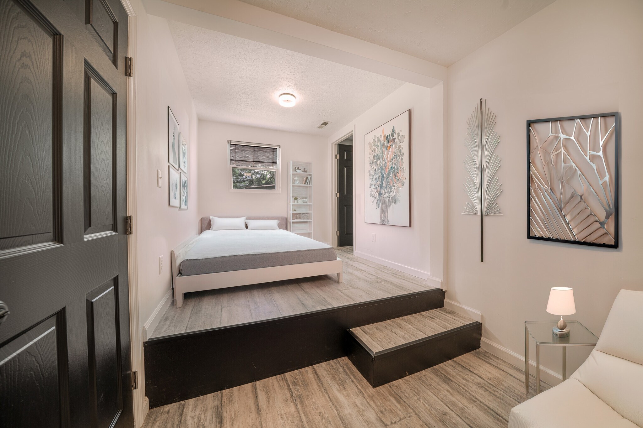 Building Photo - 212 McArthur Dr