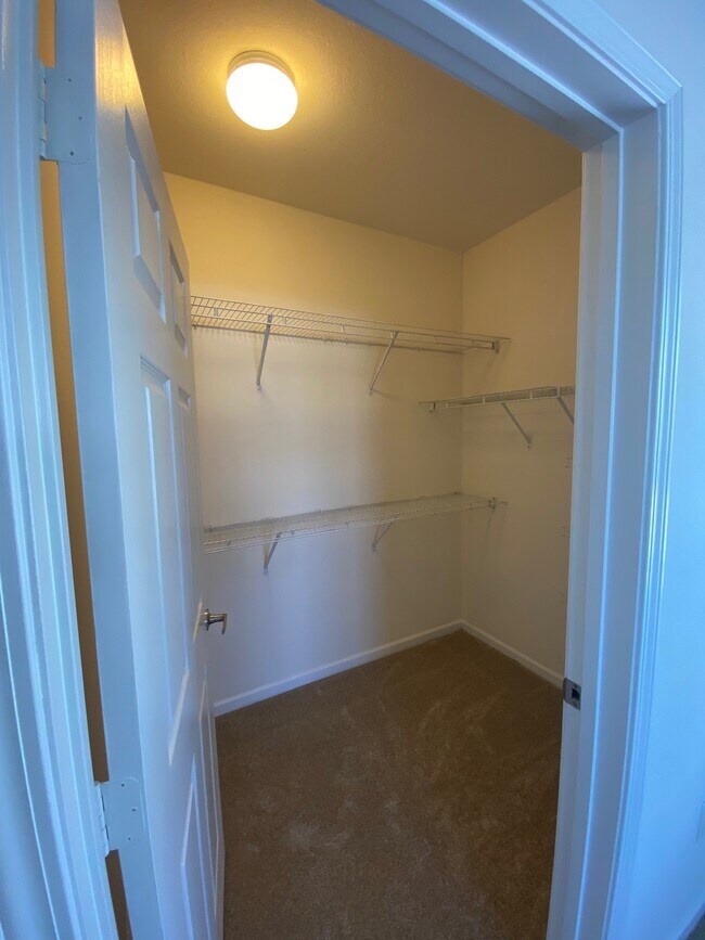 Closet - 511 Village Lake Ct