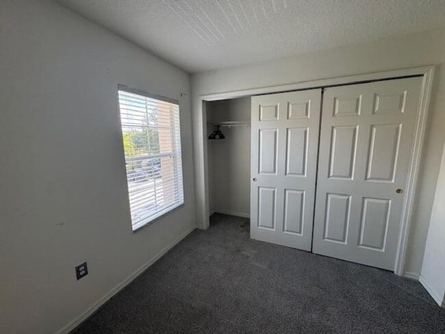 Building Photo - 3 Bedroom 2 1/2 Bathroom Townhome in the Gated community of Compass Bay