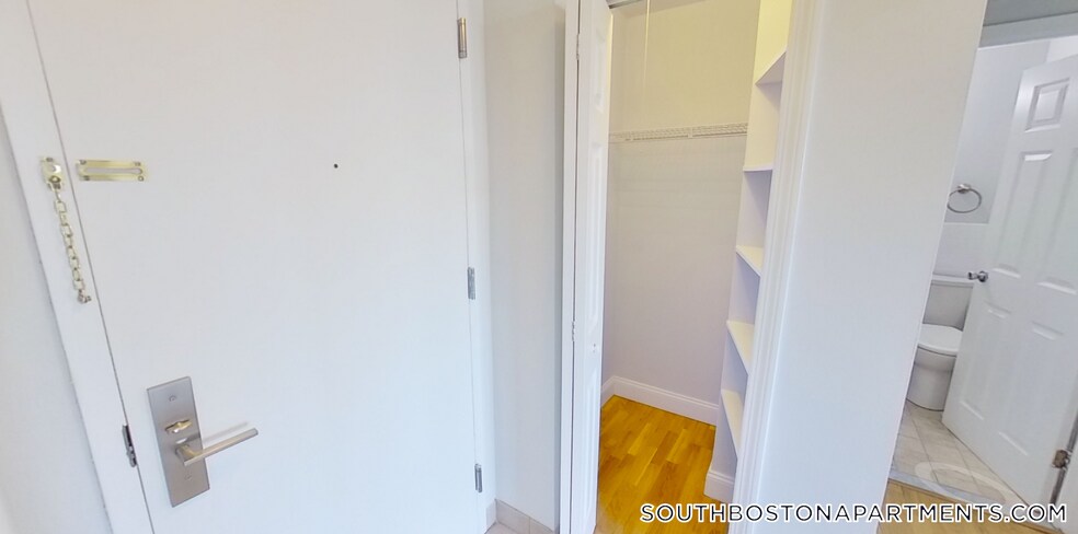 Building Photo - 1410 Columbia Rd