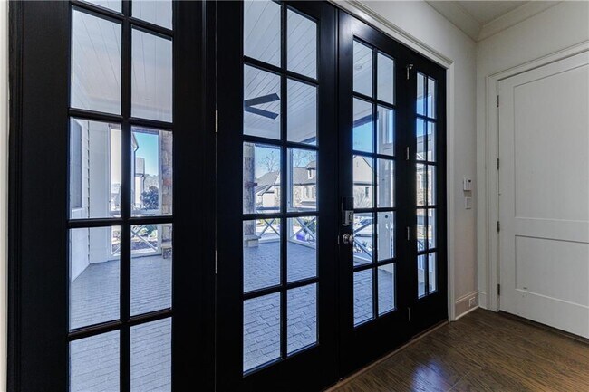 Building Photo - 261 Chastain Park Dr NE