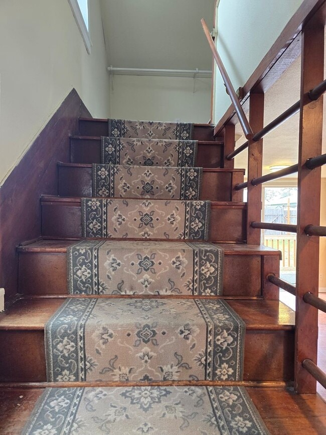 Building Photo - Alder Duplex