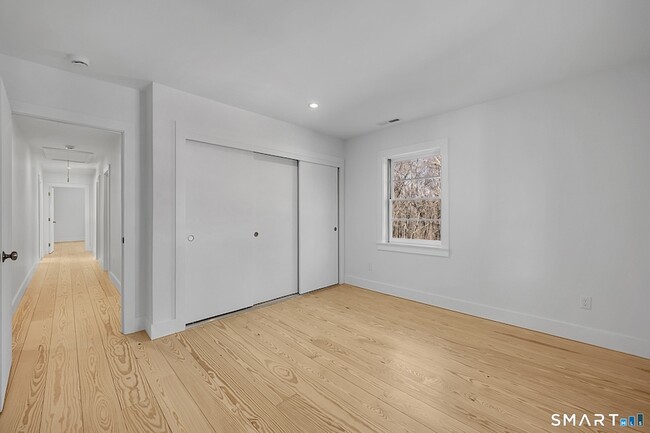 Building Photo - 220 Upper Grassy Hill Rd