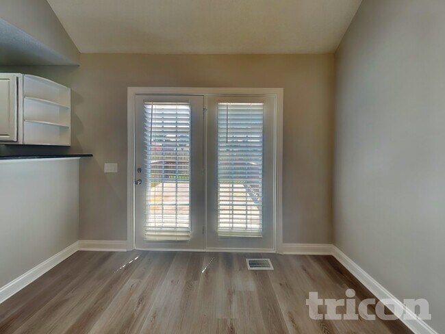 Building Photo - 5204 Halverson Ct