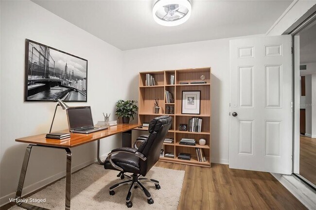 Building Photo - 2955 Bay View Dr