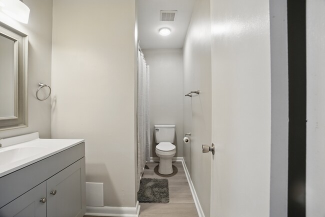 Building Photo - 5009 Ashforth Ct