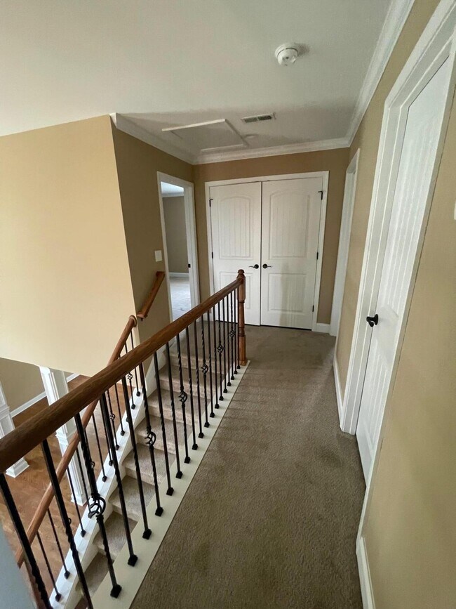 Building Photo - 1568 Sweet Clover Pk