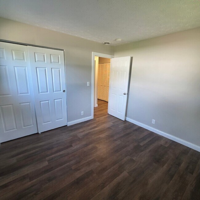 Building Photo - *Coming Soon!!*724 Winding Way Recently Renovated 4BR, 1 BA House in Union Township*