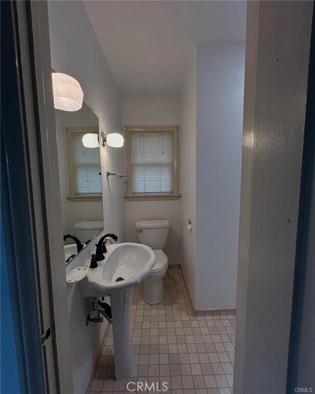 Building Photo - 1457 N Kenmore Ave