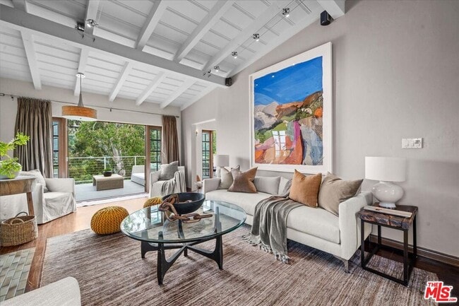 Building Photo - 3074 Lake Hollywood Dr