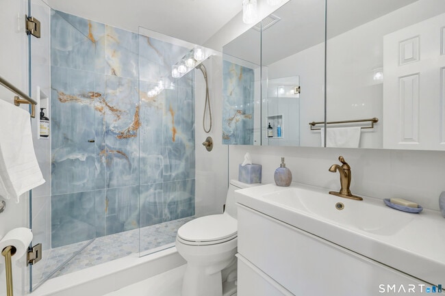 Building Photo - 43 Harbor Dr