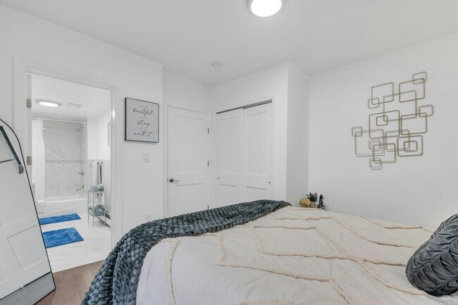 Building Photo - 196 2nd St