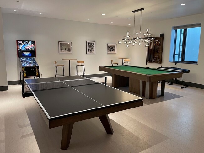 Building Photo - 1411 Crystal Lake Rd