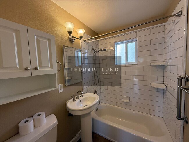 Building Photo - Eden 965-967