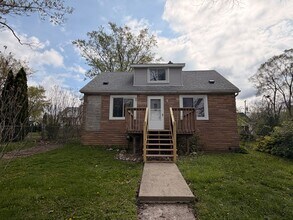 Building Photo - Rehabbed Waterford house available now!