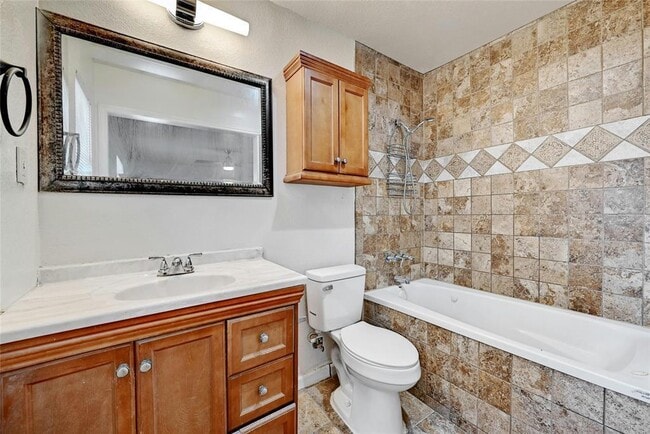 Building Photo - 3312 Plantation Rd