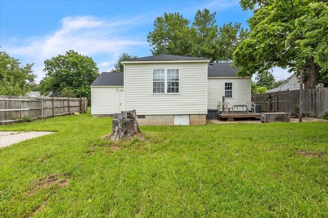 Building Photo - 1536 SW 52nd St