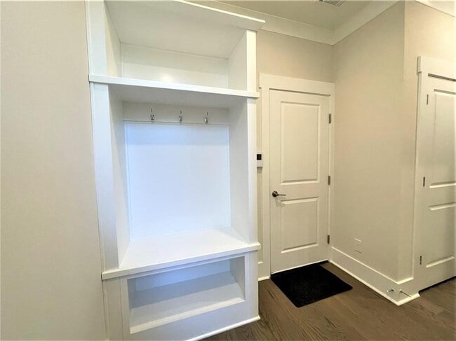 Building Photo - 892 Mayfield Rd