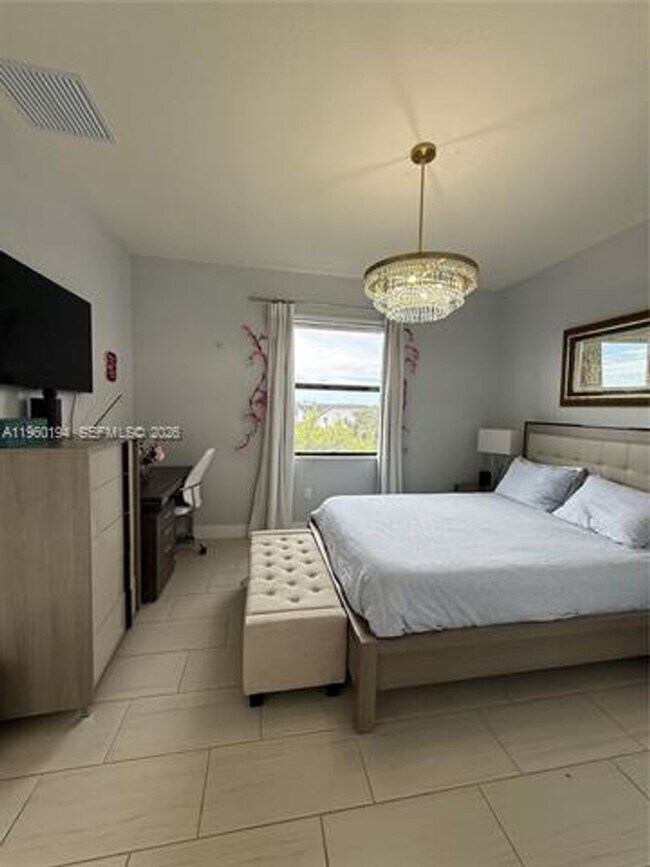 Building Photo - 7815 NW 104th Ave