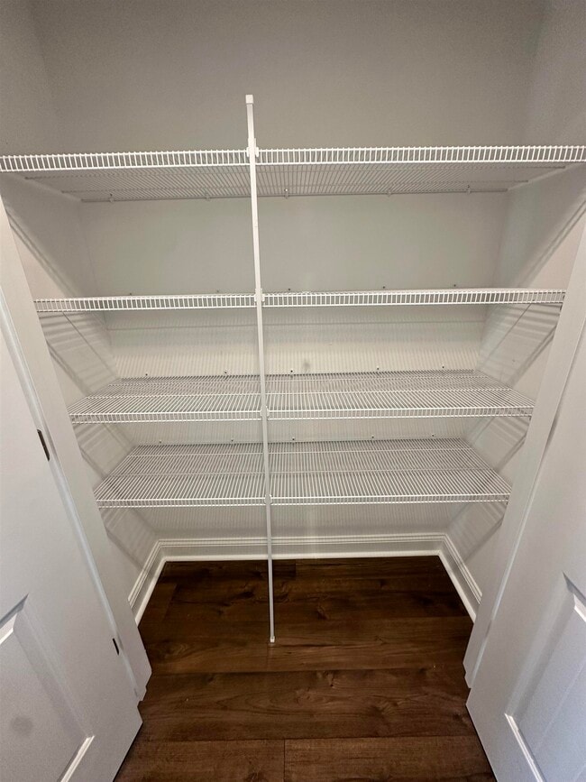 Building Photo - 686 Oyster Dr