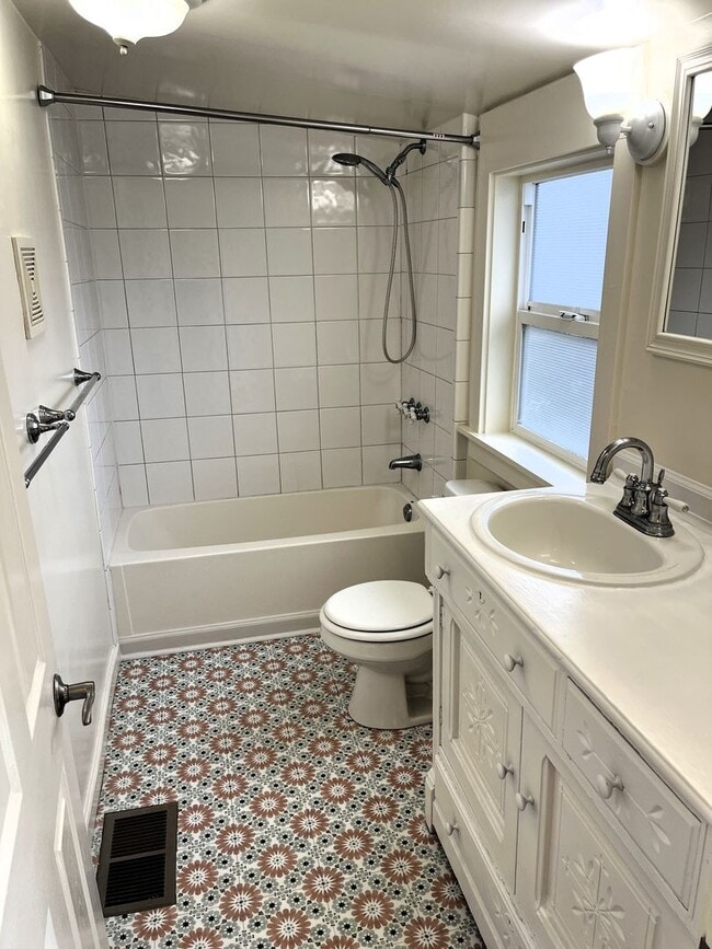 Building Photo - Dog Friendly Eureka Home With Fully Fenced...