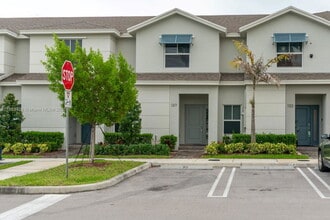 Building Photo - 137 NE 3rd St