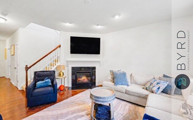 Building Photo - 7413 Nicklaus Cir