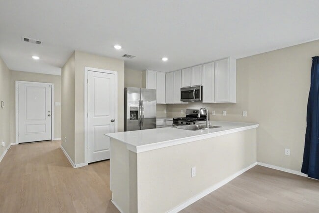 Building Photo - 21154 Vercelli St