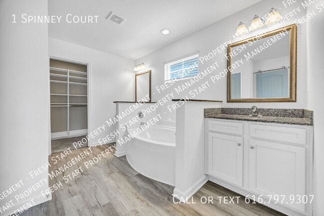 Building Photo - 1 Spinney Ct