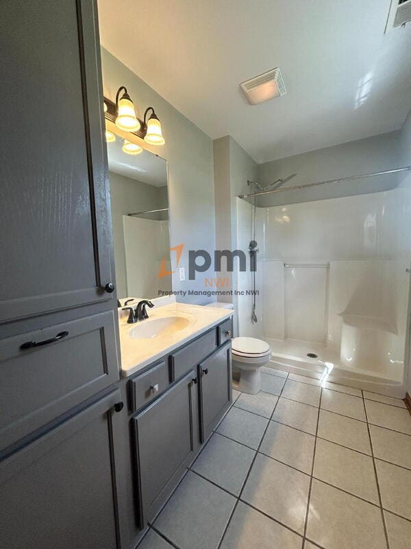 Building Photo - 396 Golden Oak Ct