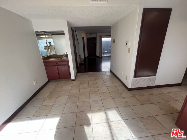 Building Photo - 1328 9th St