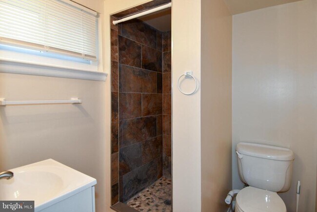 Building Photo - 10304 Inwood Ave