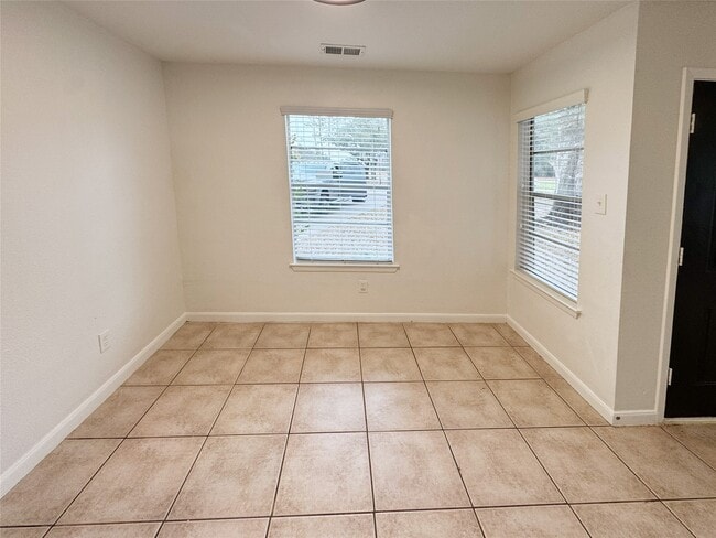 Building Photo - 918 Bolton Ct