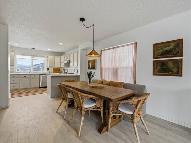 Building Photo - 4887 E Willowbrooke Cir