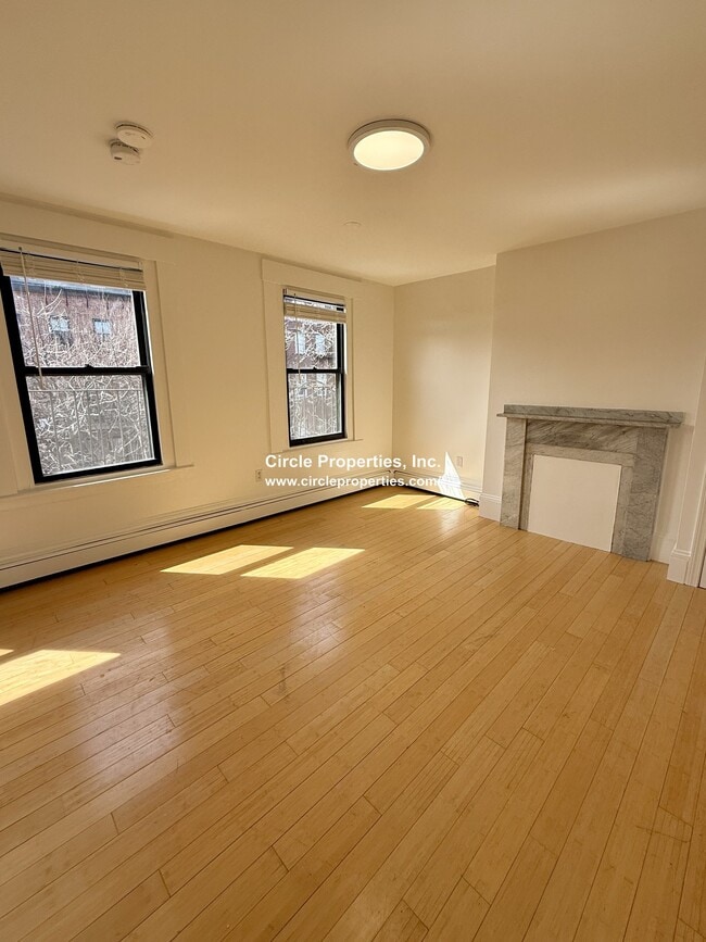 Building Photo - 4 Milford St